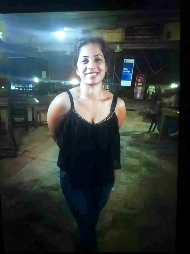 Srilankan big boobs girlfriend unseen nude