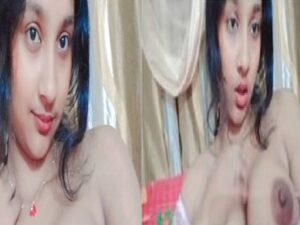 gorgeous college girl boobs show viral