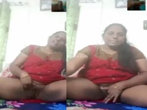horny aunty fingering while lover