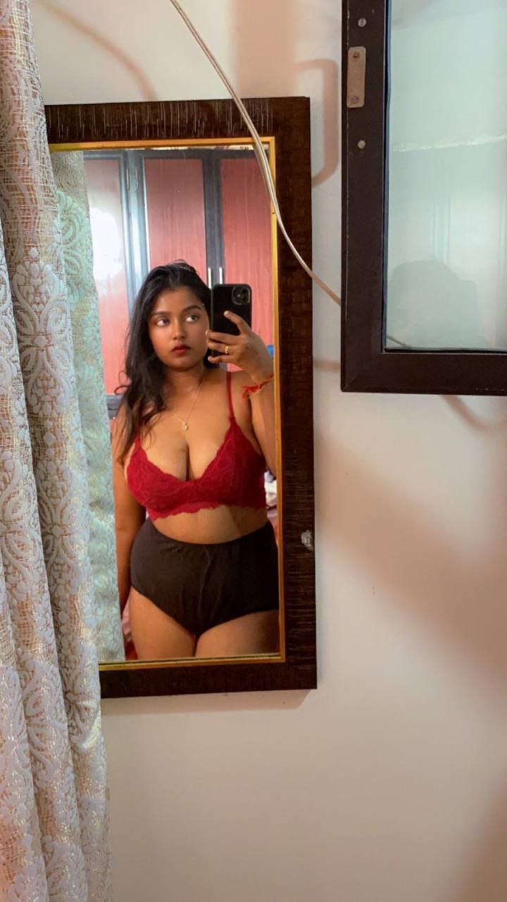 big ass busty girl nude in doggy sex