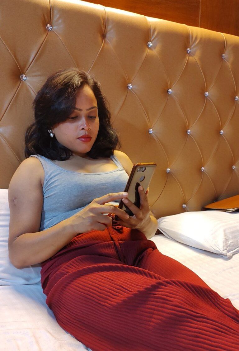 gorgeous Indian escort girl nude sex with