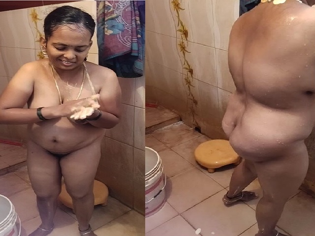 petite bhabhi bathing naked before devar sex