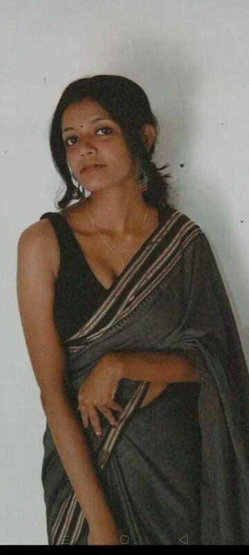 Indian saree college girl revealed big round