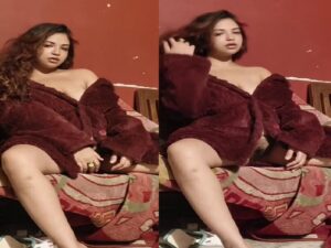 maroon woolen overcoat viral Indian girl nude