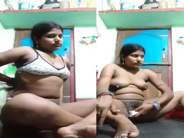 village lonely wife pussy fingering with horny