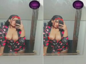 18+ college teen girl boobs show before