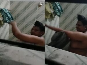 mature aunty in bathroom taking nude bath