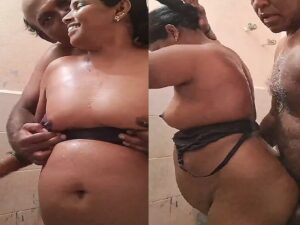 5 months pregnant lady shower nude bath and