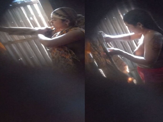 Bangladeshi village beauty boobs show after