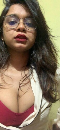 classy Indian girl showing huge milk