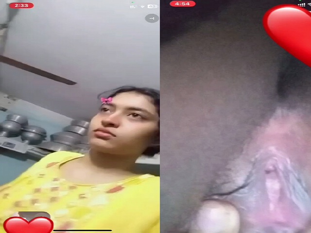girlfriend tight pussy showing on video call to