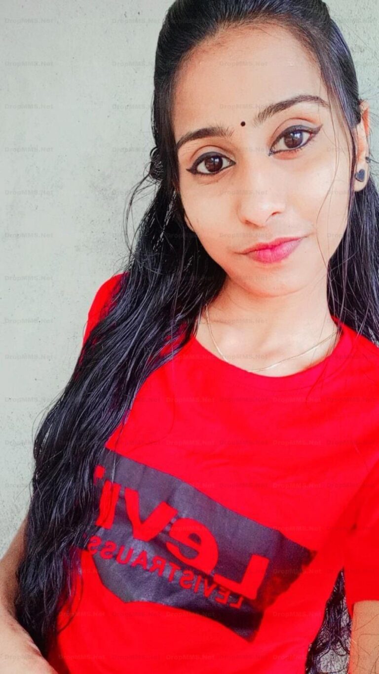 small tits desi bhabhi nude boobs showing