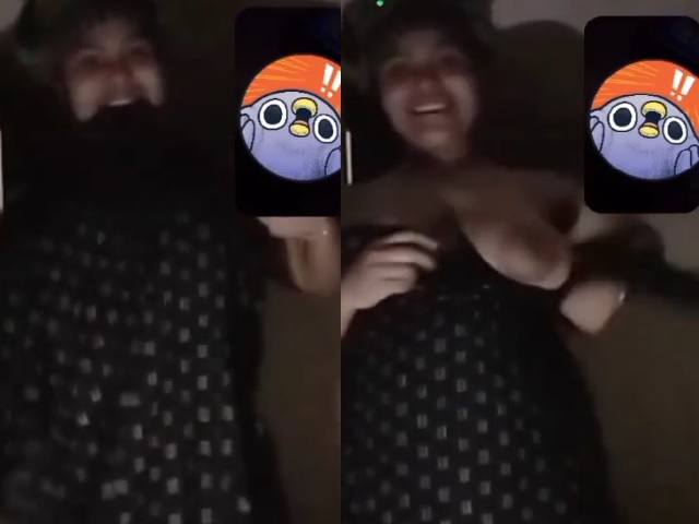 Bangladeshi girl huge boobs showing at night on video