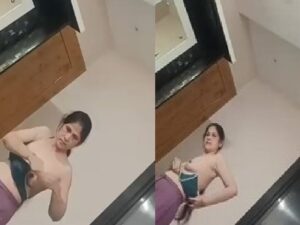 mature mom boobs show caught by incest son viral