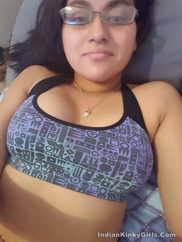 hot babe in inners showing her perfect