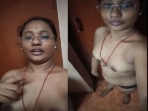 bhabhi saying love you and showing nude
