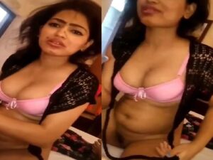 sexy maal showing pussy before client viral
