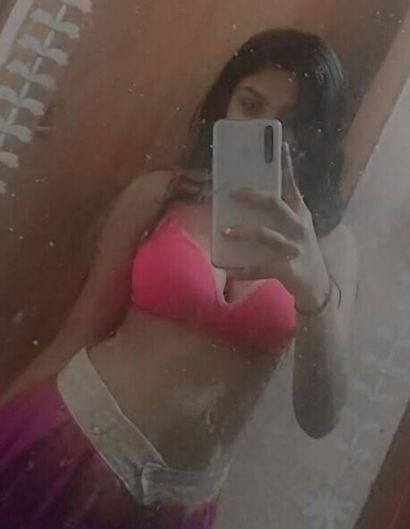 slim girlfriend naked tease hot unseen