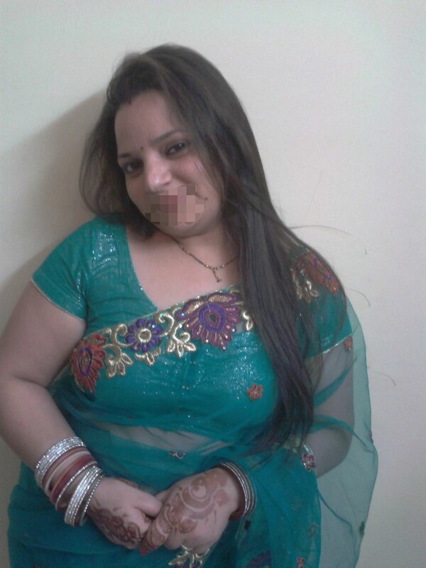 wife removing saree and riding dick of