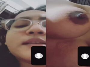 Bengali girl in glasses showing nude body