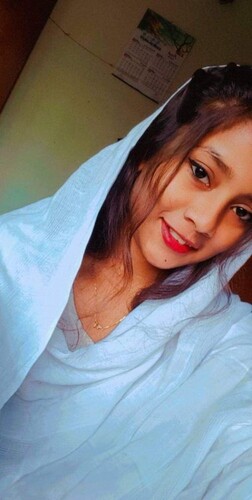 Bengali girl topless boobs showing selfies for