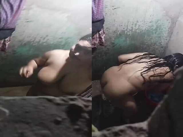 big ass mom bathing caught by incest horny