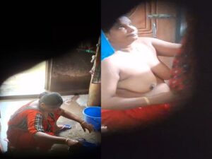 mature aunty bathing caught by tenant guy viral