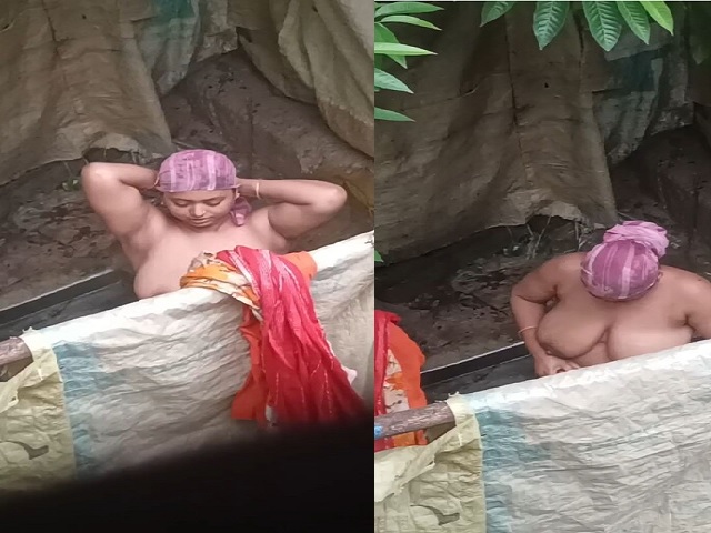 tanker bhabhi bathing outdoor caught by