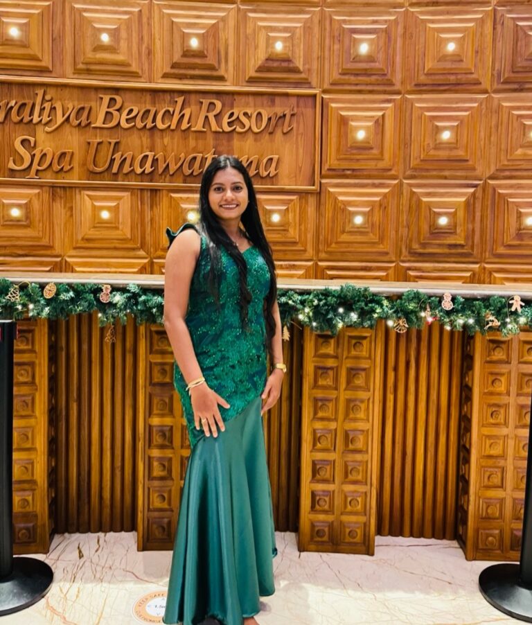 Srilankan girlfriend blowjob to boyfriend and nude