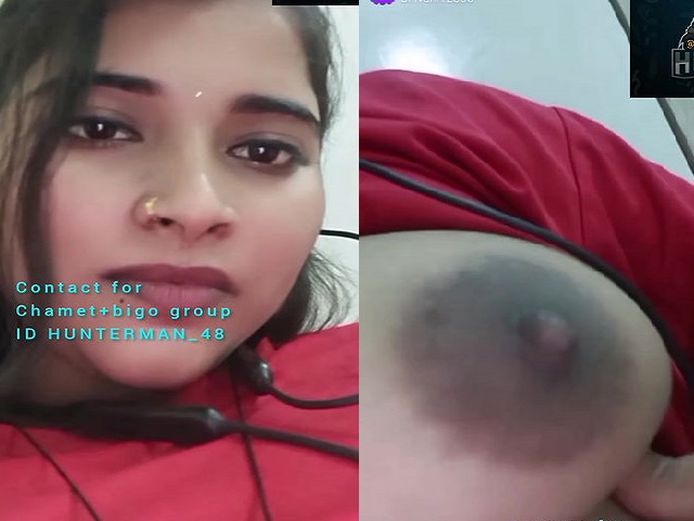 gorgeous girl cam show seducing with big