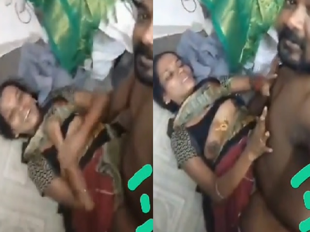 selfie sex video of lonely Tamil aunty with