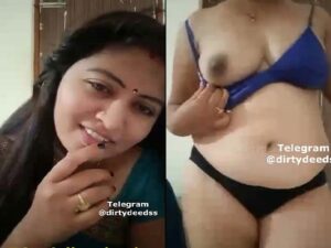 homely housewife strips saree and shows naked