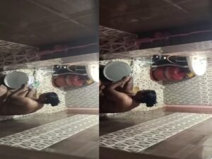 neighbor aunty taking bath caught by