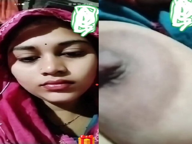 beautiful lips Bengali girl showing boobs and