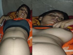 boudi big boobs pressing by husband while she