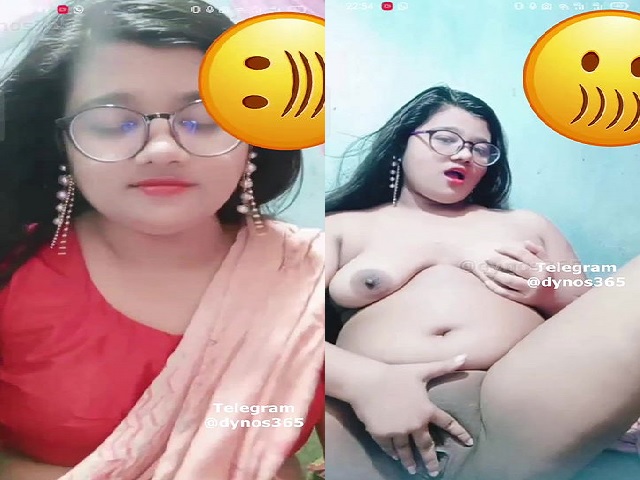 cute Chamet girl naked chat with follower for