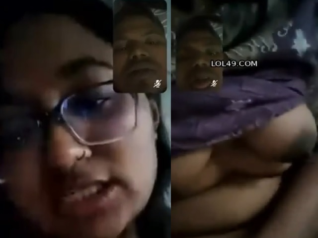 desi maal shows boobs on video call to