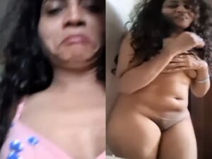 sexy ass aunty striptease naked video viral