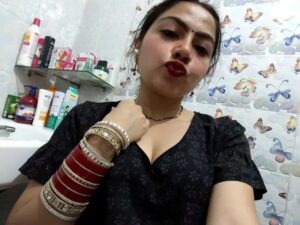 Punjabi wife nude body exposing with