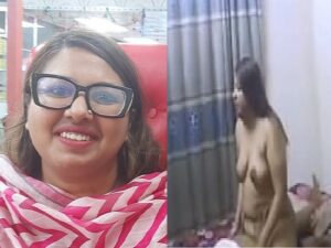 chubby Dehati bhabhi recorded nude by her