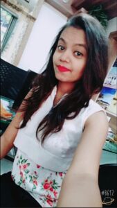 slim girl figure size 34B and nude selfies