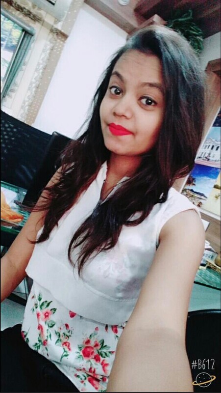 slim girl figure size 34B and nude selfies