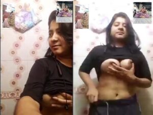 Bengali girl cute boobs shown on video call to