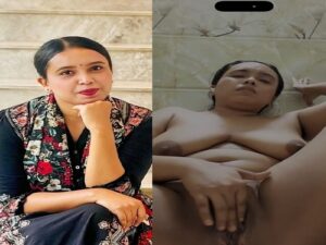 cheater Bengali girlfriend nude pussy rubbing and