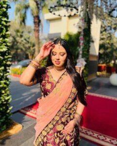 chubby Punjabi MILF showing milk tankers and honeymoon