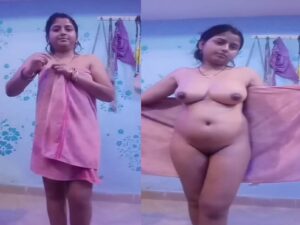hot wife sexual tease after bath removing