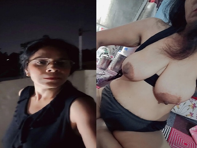 mature Hindi aunty showing long boobs and hairy