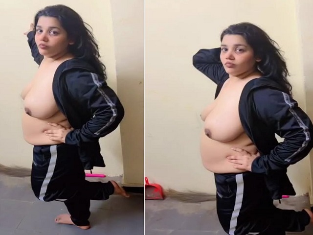 tanker wife boob show in open jacket in front of