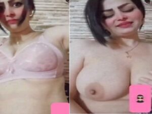desi MILF big boobs showing on video call viral