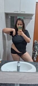 chubby MILF hairy pussy showing pics for Instagram